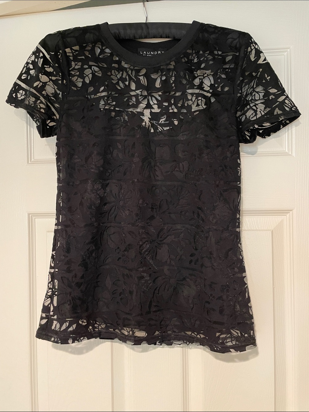 NWOT Laundry By Shelli Segal Black Floral Lace Short Sleeve Tee